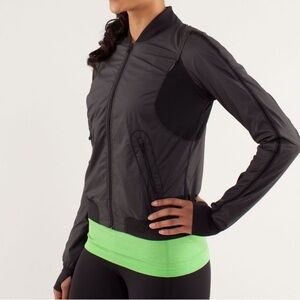 Lululemon Women’s Run Two To Make It True Reversible Jacket Black Size 8